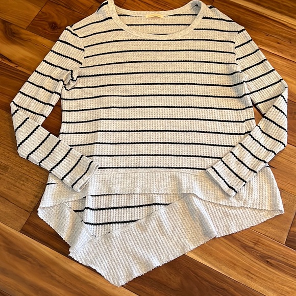 Sweet Romeo long sleeve waffle knit asymmetrical top - Picture 1 of 7